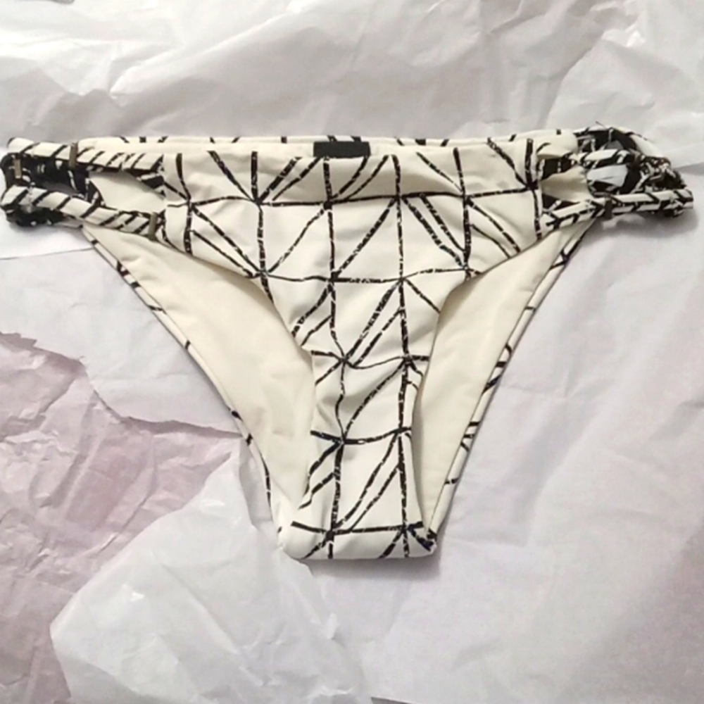 Small dolce vita white and black lined small bikini bottom only